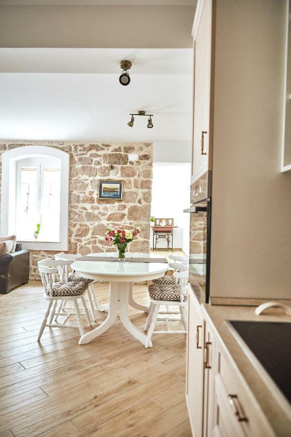 Apartment Vintage Каштела Екстер'єр фото